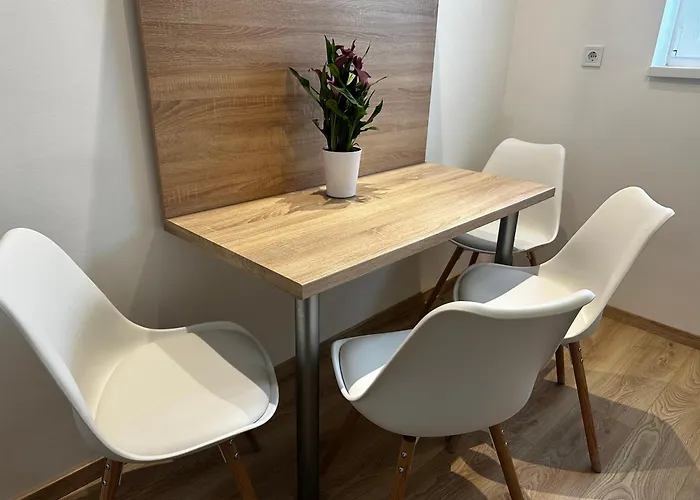 Centroom * נג'קניז'ה